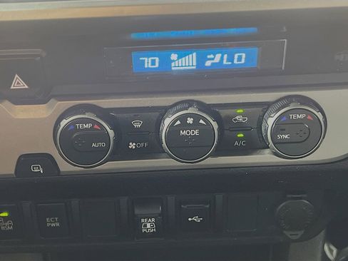 Used 2022 Toyota Tacoma SR5 w/ Technology Package RWD image 25