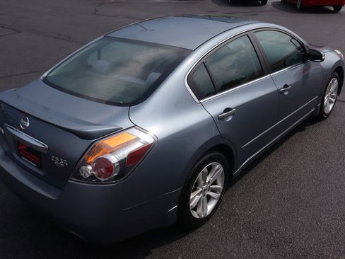 Used 2010 Nissan Altima 3.5 SR w/ Sport Pkg image 14