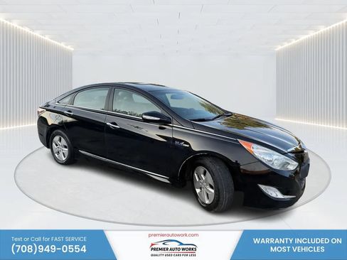Used 2012 Hyundai Sonata Hybrid w/ Leather Pkg FWD image 3