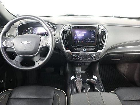 Used 2022 Chevrolet Traverse Premier image 18