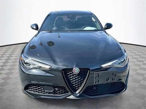 Used 2023 Alfa Romeo Giulia Sprint image 2