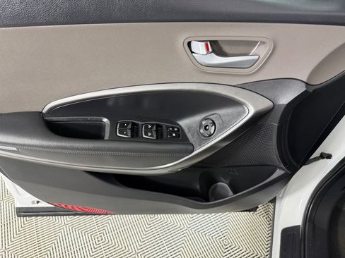 Used 2017 Hyundai Santa Fe Sport image 10