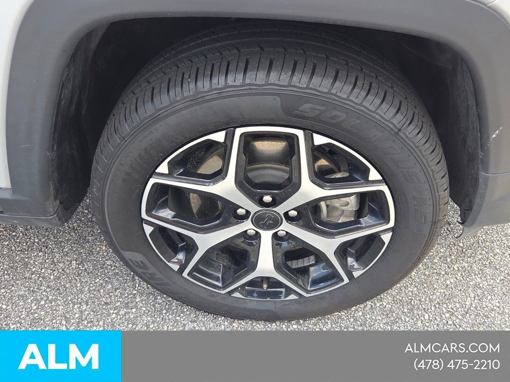 Used 2025 Jeep Compass Limited AWD/4WD image 17