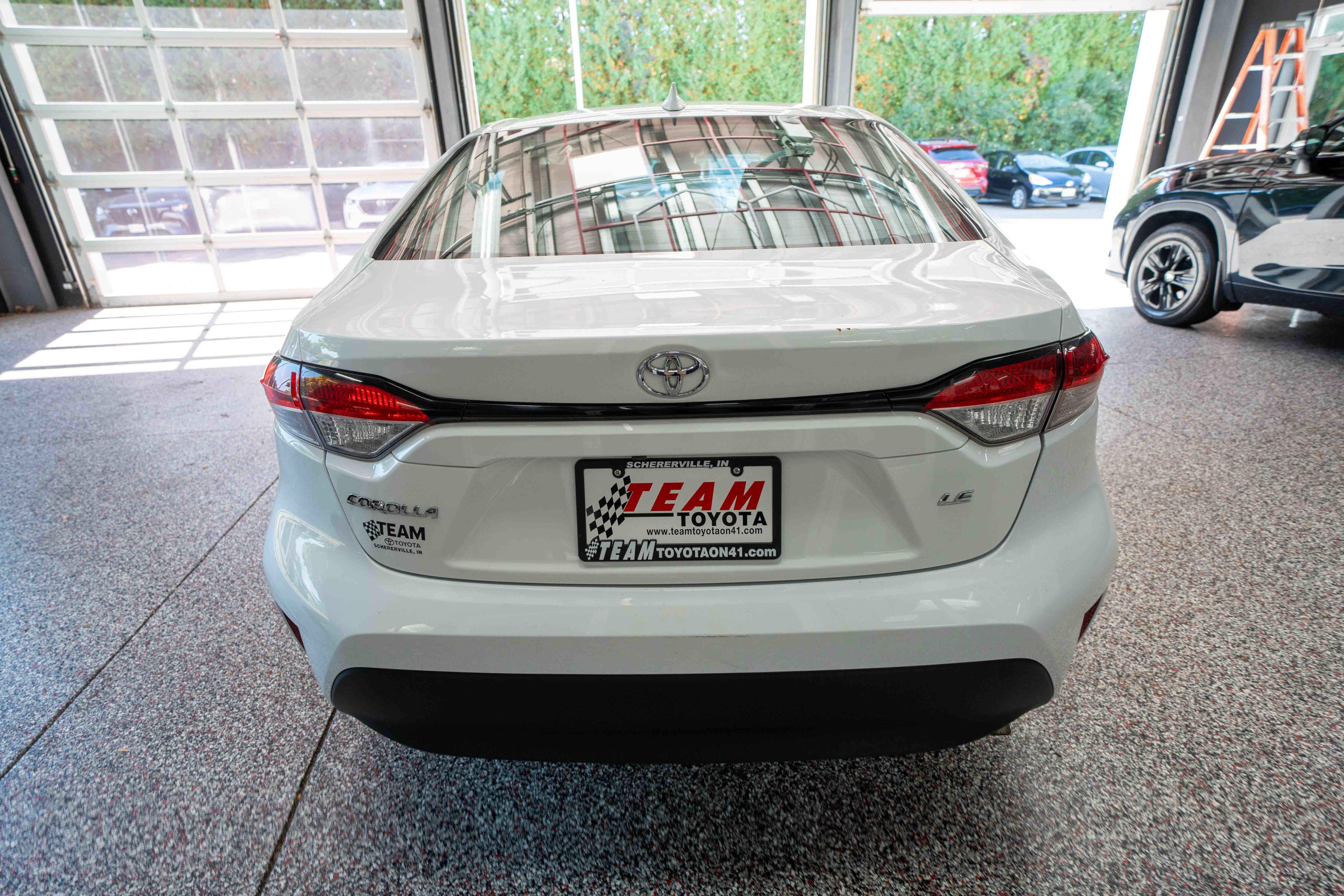 Used 2024 Toyota Corolla LE FWD image 3