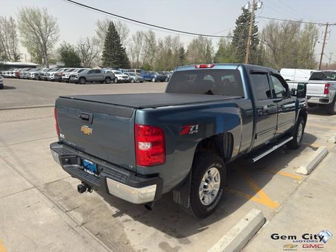 Used 2010 Chevrolet Silverado 2500 LT w/ Interior Plus Package AWD/4WD image 5