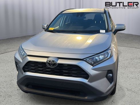 Used 2021 Toyota RAV4 XLE FWD image 3