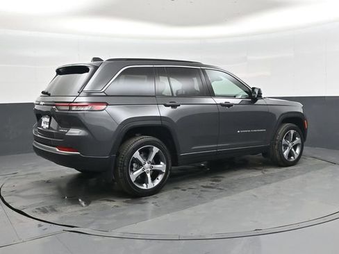 New 2026 Jeep Grand Cherokee Limited w/ Trailer Tow Package RWD image 4