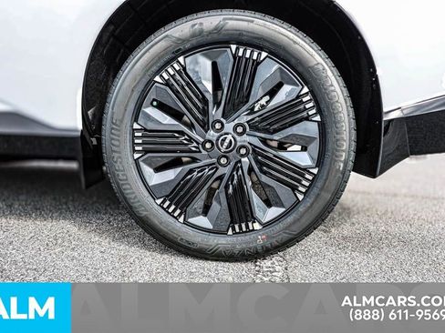 Certified 2025 Nissan Murano Platinum w/ Cargo Package image 18