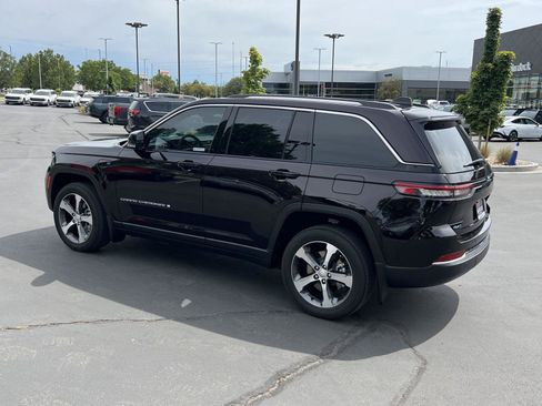 Used 2022 Jeep Grand Cherokee Limited 4xe w/ MOPAR Finishing Package AWD/4WD image 11