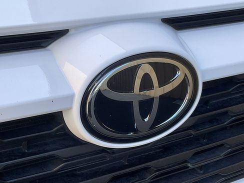 Used 2023 Toyota RAV4 XLE w/ Convenience Package AWD/4WD image 6
