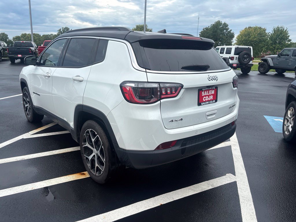Used 2024 Jeep Compass Limited AWD/4WD image 7
