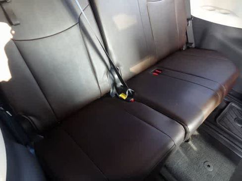 Used 2023 Toyota Sienna Platinum image 16