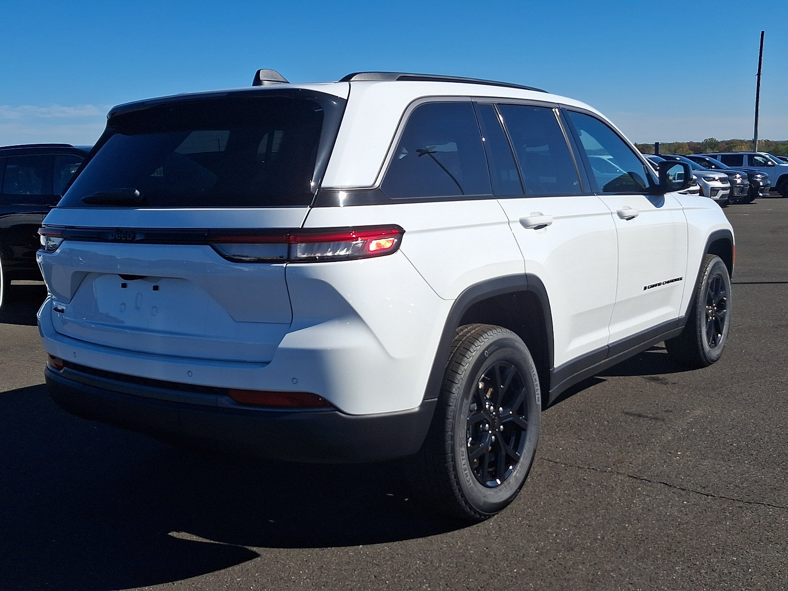 New 2026 Jeep Grand Cherokee Altitude AWD/4WD image 4