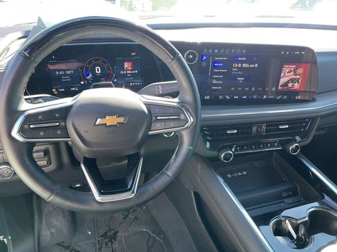 Certified 2025 Chevrolet Tahoe High Country AWD/4WD image 6