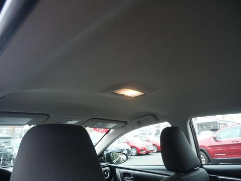 Used 2019 Toyota Corolla LE image 23