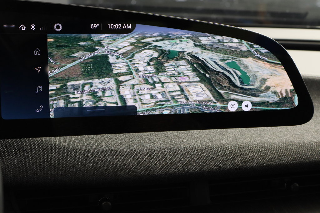 Used 2024 Lucid Air Pure RWD image 37