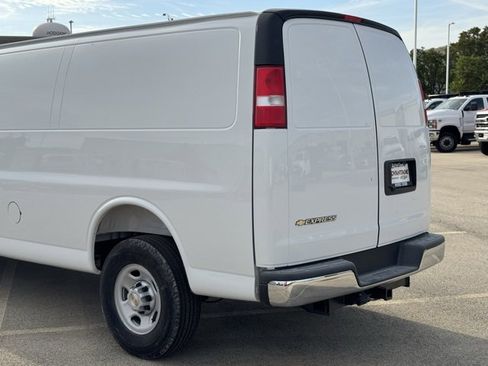 New 2025 Chevrolet Express 2500 Extended w/ Enhanced Convenience Package image 8