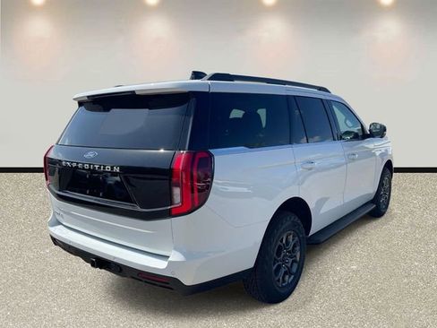 New 2026 Ford Expedition Active RWD image 5