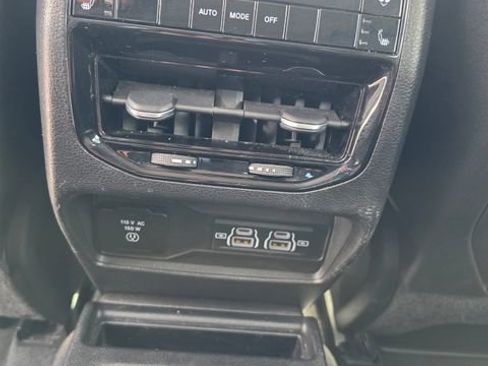 Used 2023 Jeep Grand Cherokee L Limited AWD/4WD image 11