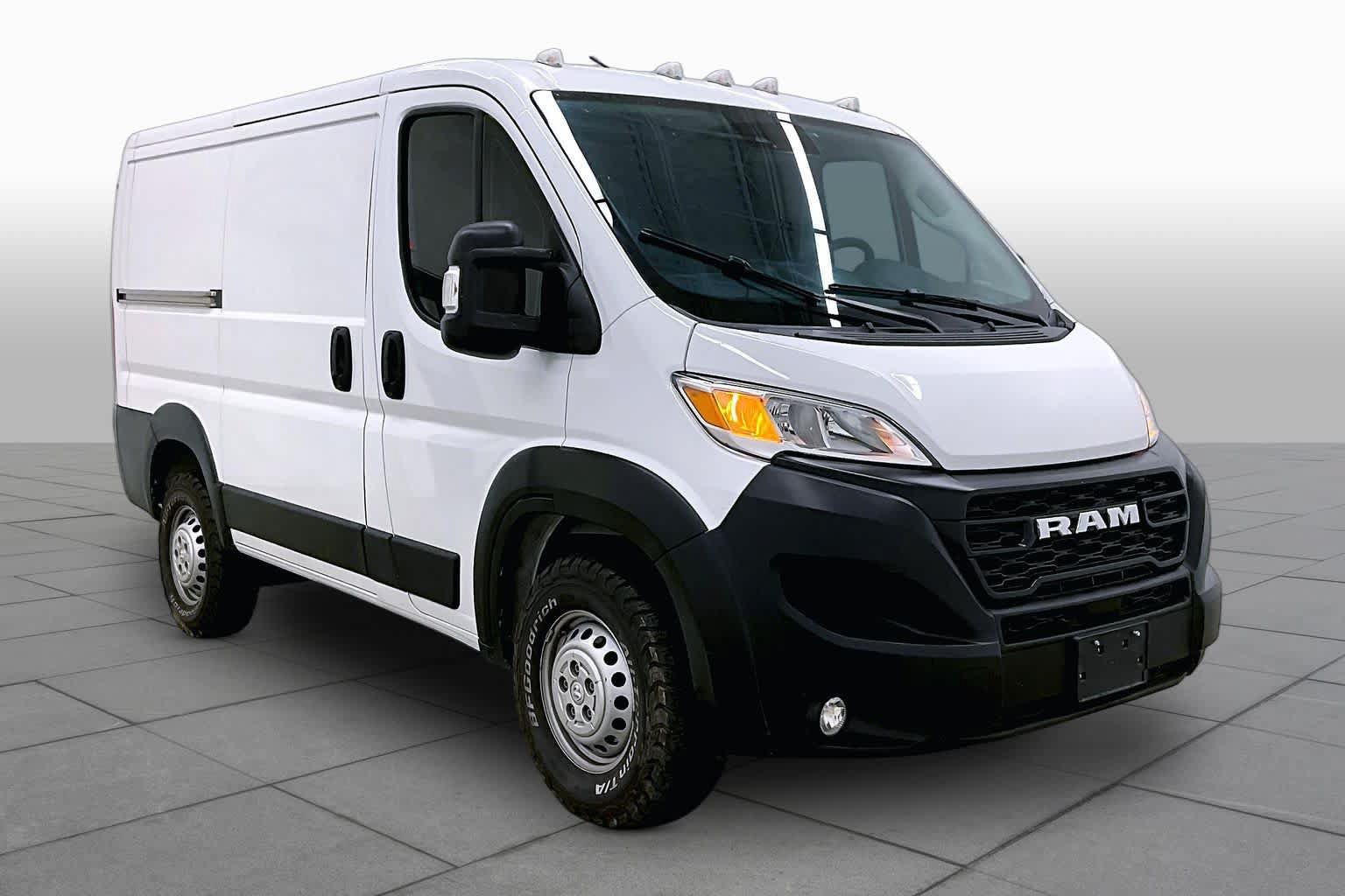 Used 2026 RAM ProMaster 1500 w/ Convenience Group FWD image 3
