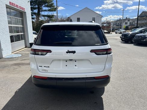 Used 2023 Jeep Grand Cherokee L Laredo image 9