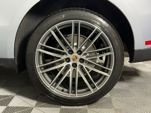 New 2026 Porsche Macan image 12