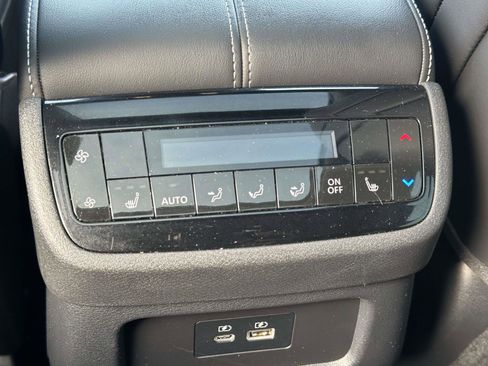 Used 2025 INFINITI QX60 Luxe w/ Vision Package image 12