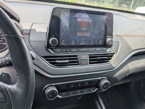 Used 2022 Nissan Altima 2.5 SR AWD/4WD image 10