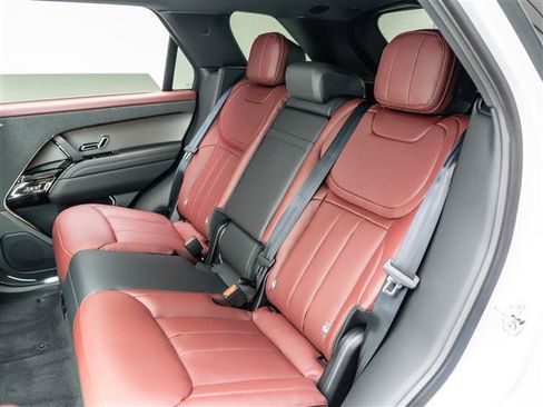 New 2026 Land Rover Range Rover Autobiography AWD/4WD image 17