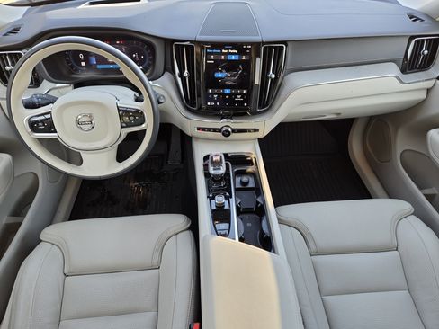 Certified 2023 Volvo XC60 B5 Ultimate w/ Climate Package image 39