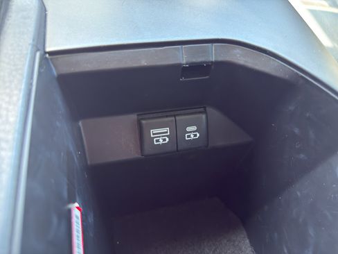 Used 2024 Toyota Camry SE image 42