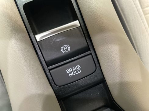 Certified 2025 Honda HR-V LX image 30