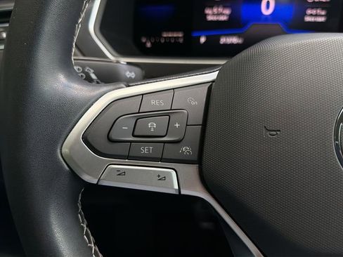 Used 2022 Volkswagen Tiguan SE FWD image 19