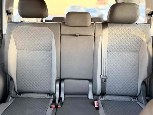 Used 2018 Volkswagen Tiguan S image 23