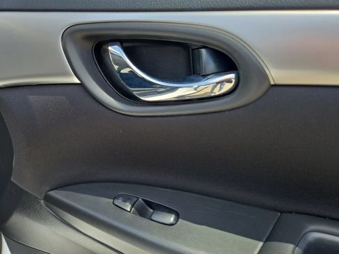Used 2019 Nissan Sentra S FWD image 34