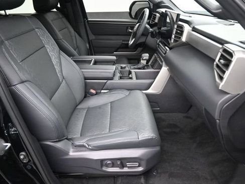 Used 2025 Toyota Tundra Limited AWD/4WD image 22