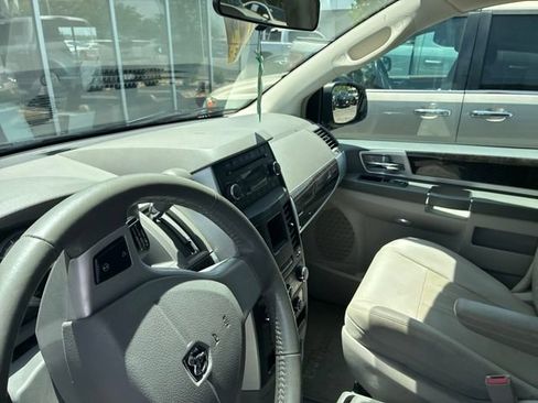Used 2009 Dodge Grand Caravan SXT FWD image 24