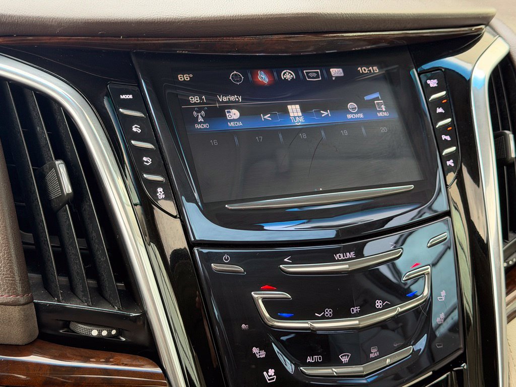 Used 2017 Cadillac Escalade Premium Luxury AWD/4WD image 13