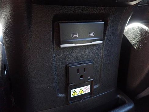 Used 2023 Jeep Wrangler Unlimited Rubicon 4xe w/ Cold Weather Group AWD/4WD image 9