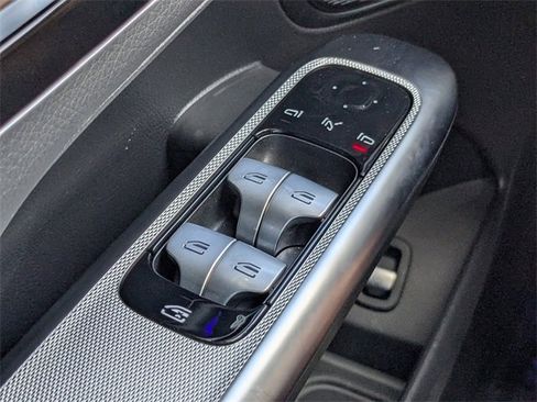 Used 2025 Mercedes-Benz GLC 300 image 25