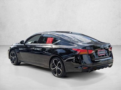 Certified 2023 Nissan Altima 2.5 SR FWD image 8
