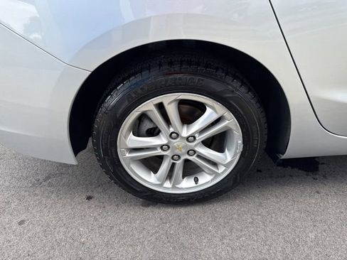 Used 2018 Chevrolet Cruze LT w/ Convenience Package image 12