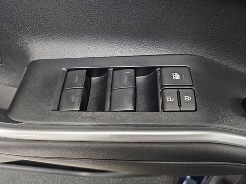 Used 2025 Toyota Highlander XLE AWD/4WD image 31