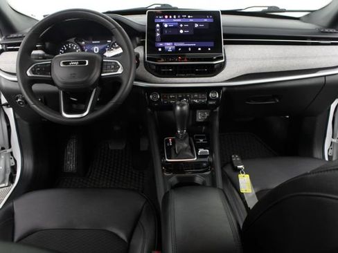 Used 2023 Jeep Compass Latitude w/ Convenience Group image 9