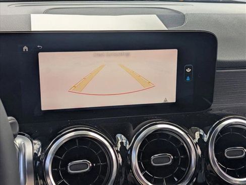 New 2026 Mercedes-Benz GLB 250 image 12