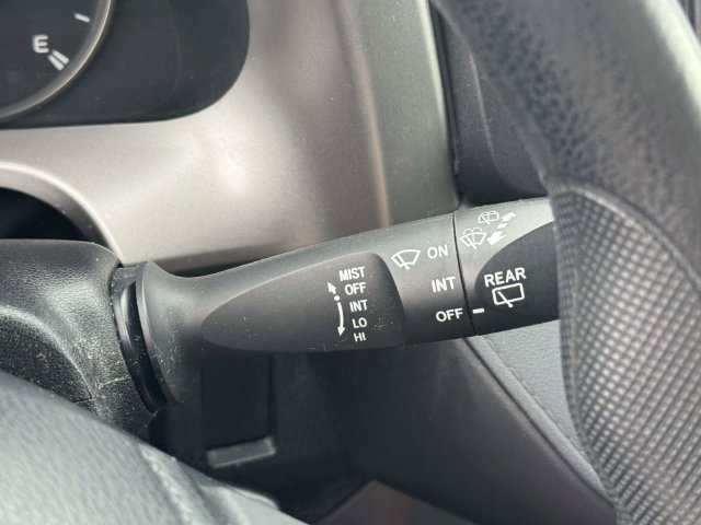Used 2016 Toyota RAV4 LE AWD/4WD image 18