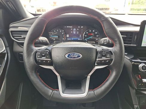 Used 2023 Ford Explorer ST-Line w/ Class IV Trailer Tow Package AWD/4WD image 16
