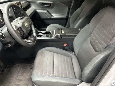 Used 2026 Toyota RAV4 SE AWD/4WD image 16