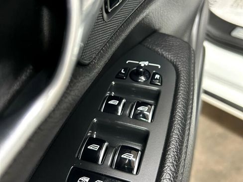 Used 2018 Volvo S90 T5 Momentum w/ Convenience Package image 20