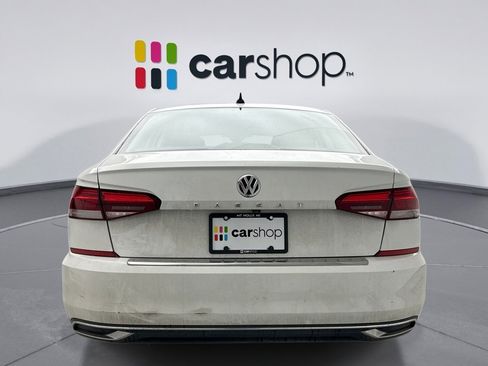 Used 2022 Volkswagen Passat 2.0T SE image 4